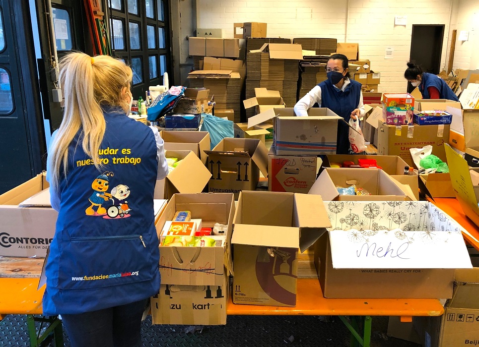 voluntarios-en-francfort-colaboran-con-la-organizacion-de-donativos-para-los-refugiados-de-ucrania