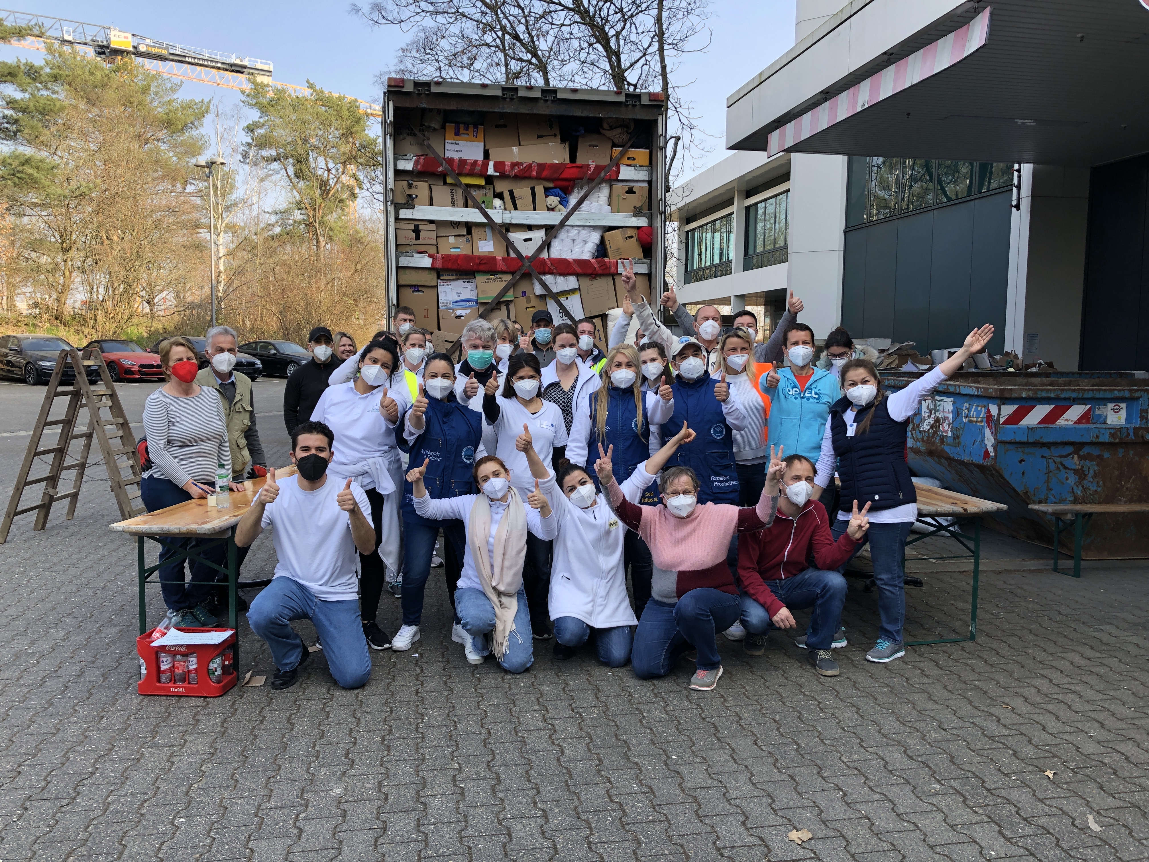 donaciones-con-destino-a-moldavia-son-preparadas-con-ayuda-de-voluntarios-de-la-fundacion-en-alemania